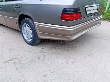 Mercedes-Benz E 220 1992 года за 2 200 000 тг. в Алматы – фото 9