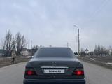 Mercedes-Benz E 200 1994 года за 2 100 000 тг. в Тараз – фото 4