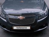 Chevrolet Cruze 2011 года за 4 500 000 тг. в Костанай – фото 2