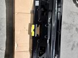 Крышка багажника Range Rover за 620 000 тг. в Алматы – фото 4