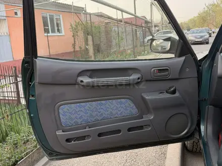 Toyota RAV4 1995 года за 3 000 000 тг. в Алматы – фото 18