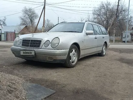 Mercedes-Benz E 240 1999 года за 3 800 000 тг. в Алматы