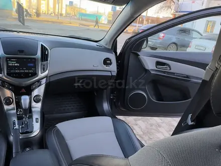 Chevrolet Cruze 2013 года за 5 300 000 тг. в Уральск – фото 15