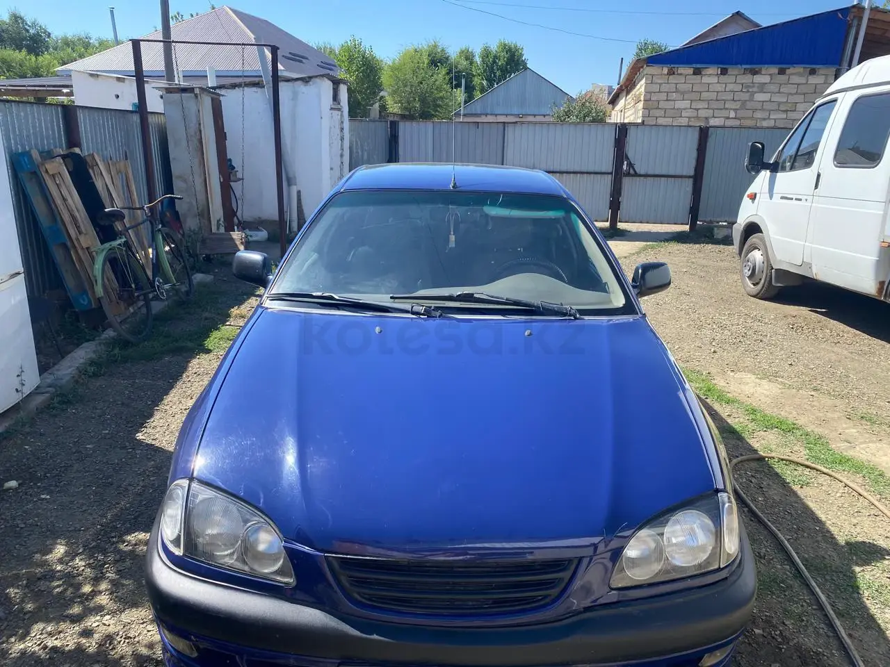 Toyota Avensis, 2000