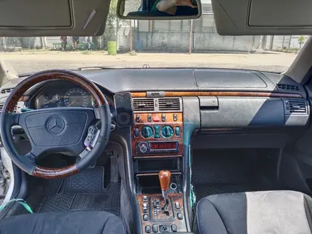 Mercedes-Benz E 280 1998 года за 2 100 000 тг. в Кызылорда – фото 3