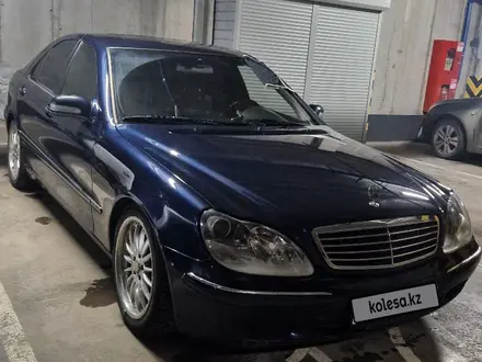 Mercedes-Benz S 320 1999 года за 2 500 000 тг. в Астана – фото 2