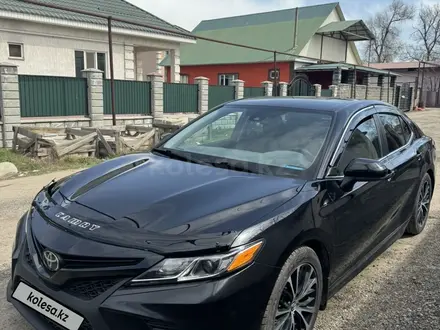 Toyota Camry 2019 года за 14 500 000 тг. в Алматы – фото 3