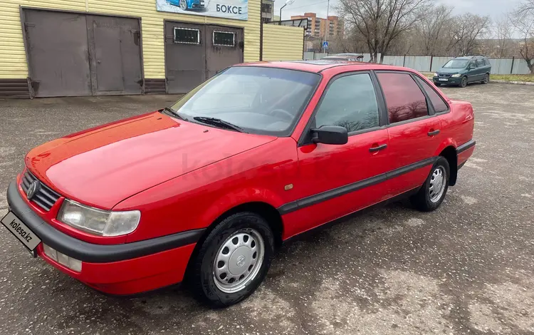 Volkswagen Passat 1994 годаfor2 200 000 тг. в Караганда