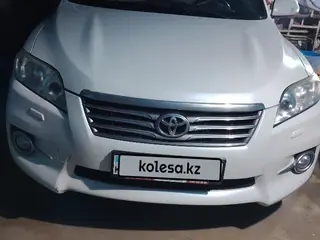 Toyota RAV4, 2011
