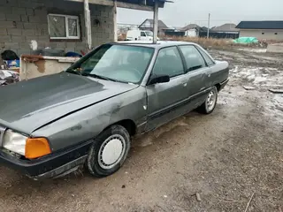 Audi 100