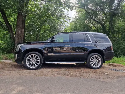 Cadillac Escalade 2019 года за 22 000 000 тг. в Алматы