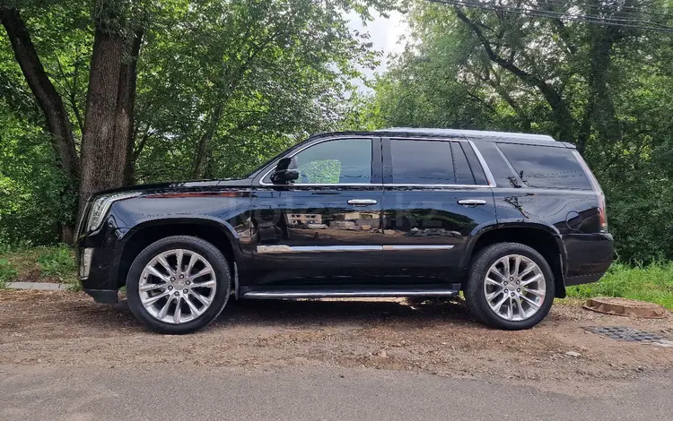 Cadillac Escalade 2019 года за 22 000 000 тг. в Алматы