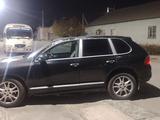 Porsche Cayenne 2005 года за 1 500 000 тг. в Астана – фото 2