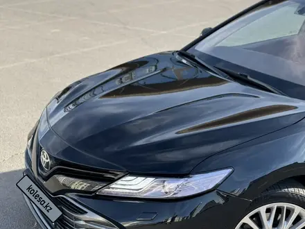 Toyota Camry 2018 года за 14 200 000 тг. в Астана – фото 15