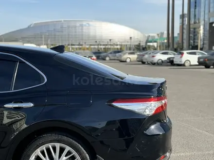 Toyota Camry 2018 года за 14 200 000 тг. в Астана – фото 30