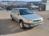 Volkswagen Golf 1994 годаүшін1 650 000 тг. в Астана