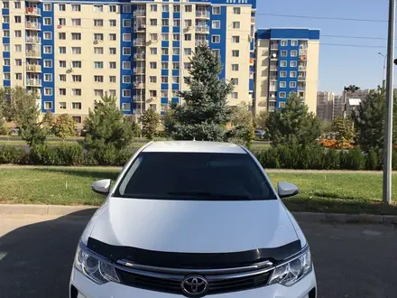 Toyota Camry 2015 года за 11 200 000 тг. в Шымкент – фото 2