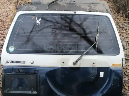 Крышка багажника Мицубиси Паджеро 92г за 3 000 тг. в Алматы
