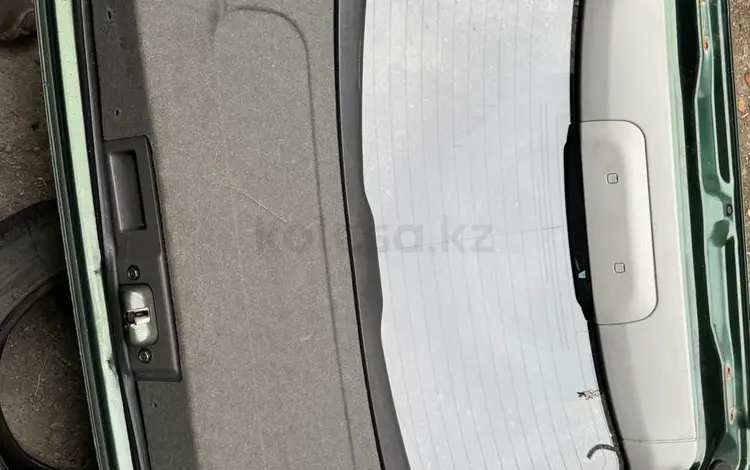 Обшивка крышки багажника за 20 000 тг. в Алматы