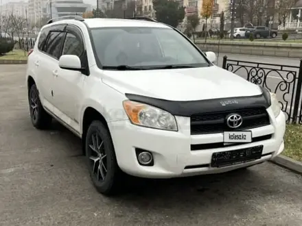 Toyota RAV4 2011 года за 5 500 000 тг. в Атырау