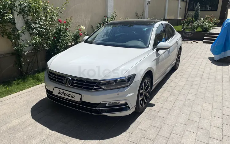 Volkswagen Passat 2017 года за 13 000 000 тг. в Алматы