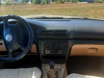 Volkswagen Passat 1997 года за 1 550 000 тг. в Алтай – фото 3