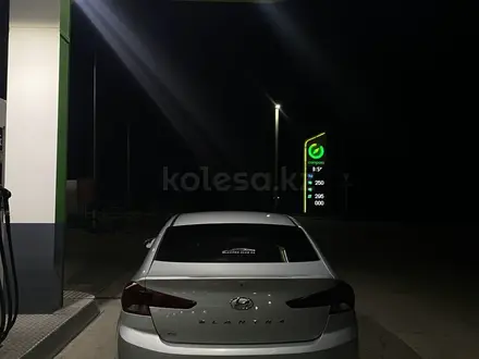 Hyundai Elantra 2018 года за 5 000 000 тг. в Актобе – фото 13