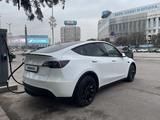 Tesla Model Y 2021 года за 19 100 000 тг. в Алматы – фото 5