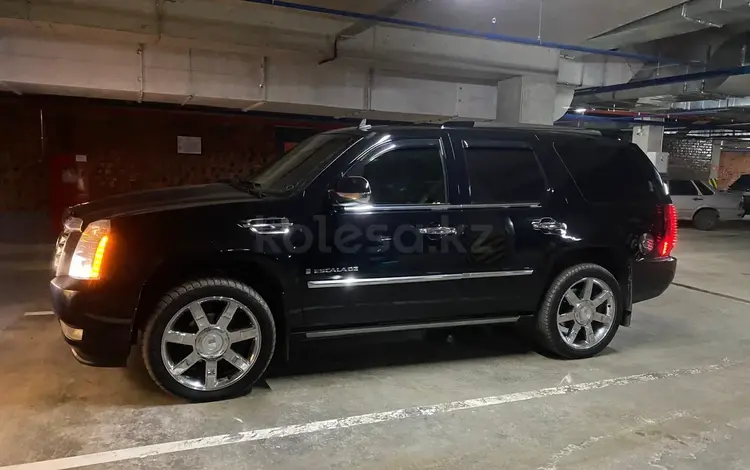 Cadillac Escalade 2007 года за 15 000 000 тг. в Астана