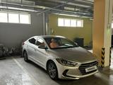 Hyundai Elantra 2017 годаfor6 300 000 тг. в Астана – фото 2