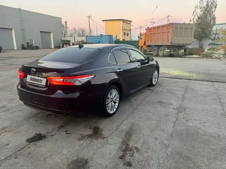 Toyota Camry 2019 года за 13 500 000 тг. в Астана – фото 3