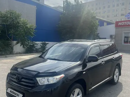 Toyota Highlander 2011 года за 13 000 000 тг. в Актау