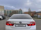 Toyota Camry 2012 года за 11 000 000 тг. в Уральск – фото 2