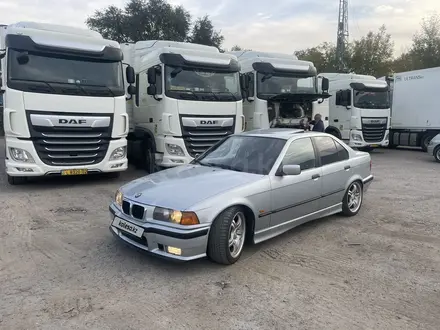 BMW 328 1997 года за 3 100 000 тг. в Алматы – фото 3