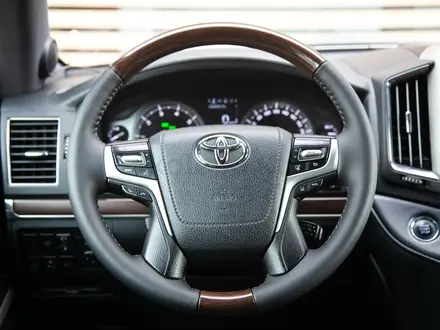 Toyota Land Cruiser 2019 года за 35 990 000 тг. в Алматы – фото 13