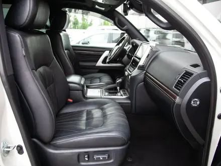 Toyota Land Cruiser 2019 года за 35 990 000 тг. в Алматы – фото 15