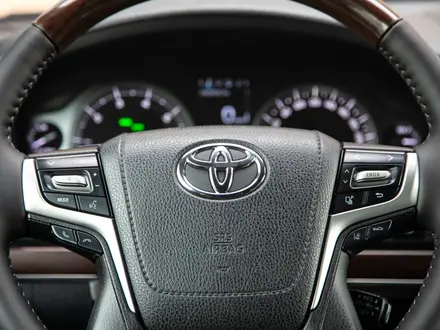 Toyota Land Cruiser 2019 года за 35 990 000 тг. в Алматы – фото 17
