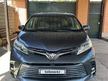 Toyota Sienna, 2016