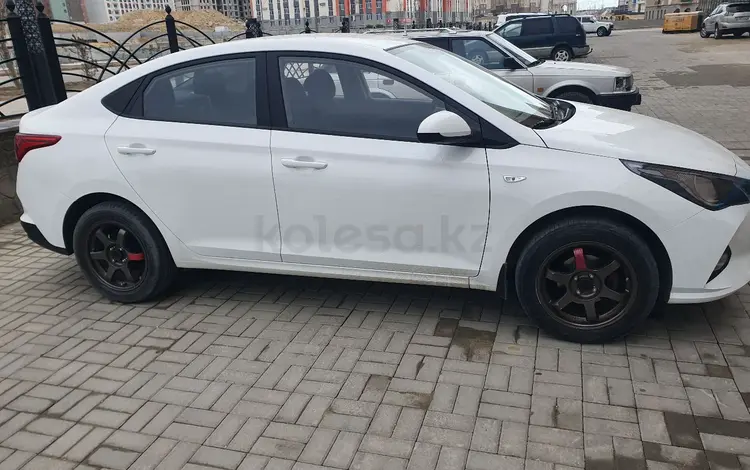 Hyundai Accent 2023 года за 9 100 000 тг. в Актау