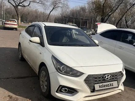 Hyundai Accent 2018 года за 7 000 000 тг. в Алматы