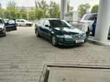 Toyota Avensis 2002 года за 2 600 000 тг. в Алматы – фото 2