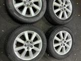 Резина зимняя 205/60 R16 с дисками на Toyota Avensis за 250 000 тг. в Алматы