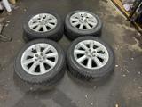 Резина зимняя 205/60 R16 с дисками на Toyota Avensis за 250 000 тг. в Алматы – фото 3