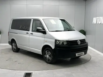 Volkswagen Caravelle 2014 года за 10 000 000 тг. в Атырау – фото 2