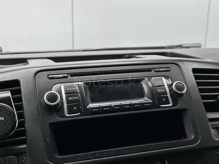 Volkswagen Caravelle 2014 года за 10 000 000 тг. в Атырау – фото 19