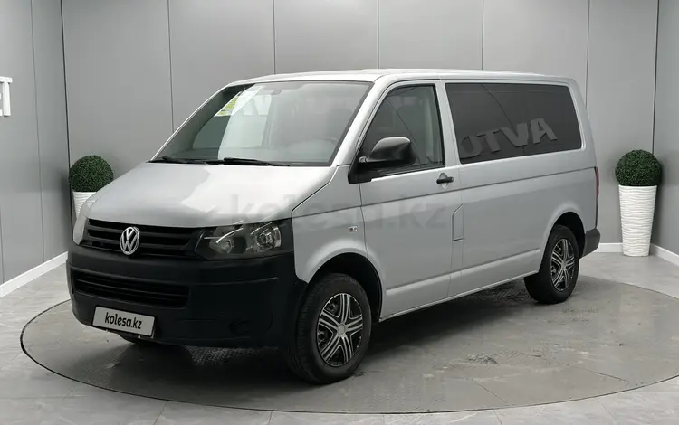 Volkswagen Caravelle 2014 годаүшін10 000 000 тг. в Атырау