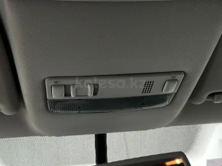 Volkswagen Caravelle 2014 года за 10 000 000 тг. в Атырау – фото 20