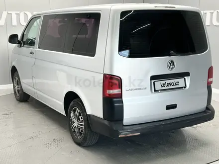 Volkswagen Caravelle 2014 года за 10 000 000 тг. в Атырау – фото 3