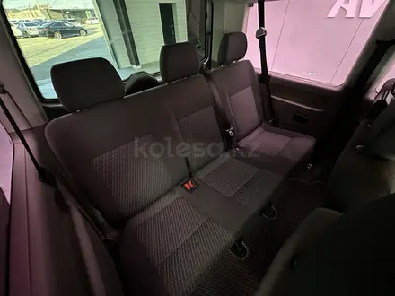Volkswagen Caravelle 2014 года за 10 000 000 тг. в Атырау – фото 7
