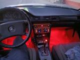 Mercedes-Benz E 230 1991 годаfor700 000 тг. в Тараз – фото 3